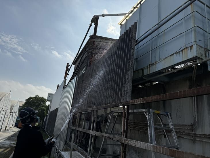 ⑧上段散水・湿潤